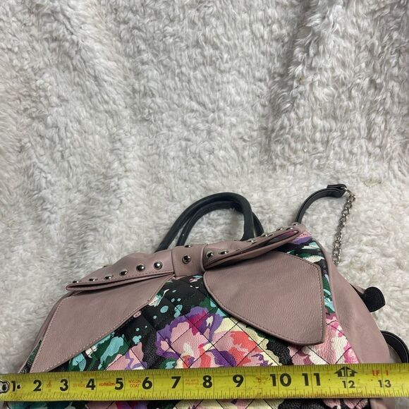 Betsey Johnson multi color quilted Shoulder bag large mauve bow & studs accent - Picture 6 of 15